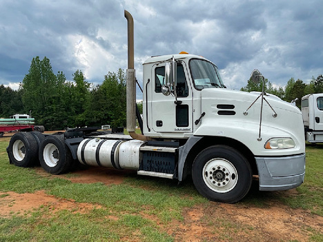 USED 2016 MACK CXU613 TANDEM AXLE DAYCAB TRUCK #4588-1