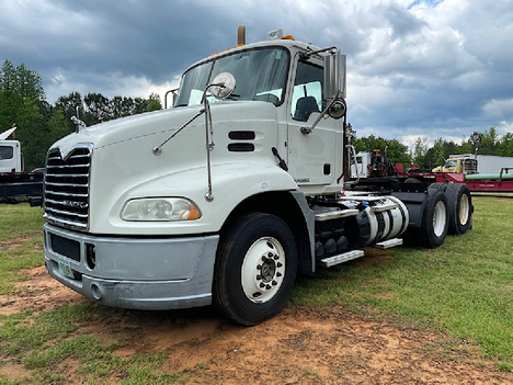 USED 2016 MACK CXU613 TANDEM AXLE DAYCAB TRUCK #4588-2