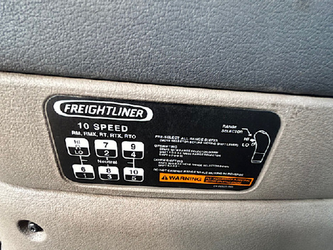 USED 2014 FREIGHTLINER CASCADIA TANDEM AXLE DAYCAB TRUCK #4602-5