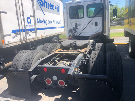 USED 2015 FREIGHTLINER CASCADIA TANDEM AXLE DAYCAB TRUCK #4603-3