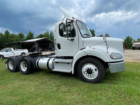 USED 2016 FREIGHTLINER M2 TANDEM AXLE DAYCAB TRUCK #4605-2