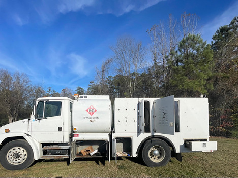 USED 2001 FREIGHTLINER FL70 FUEL-LUBE TRUCK #4682-5