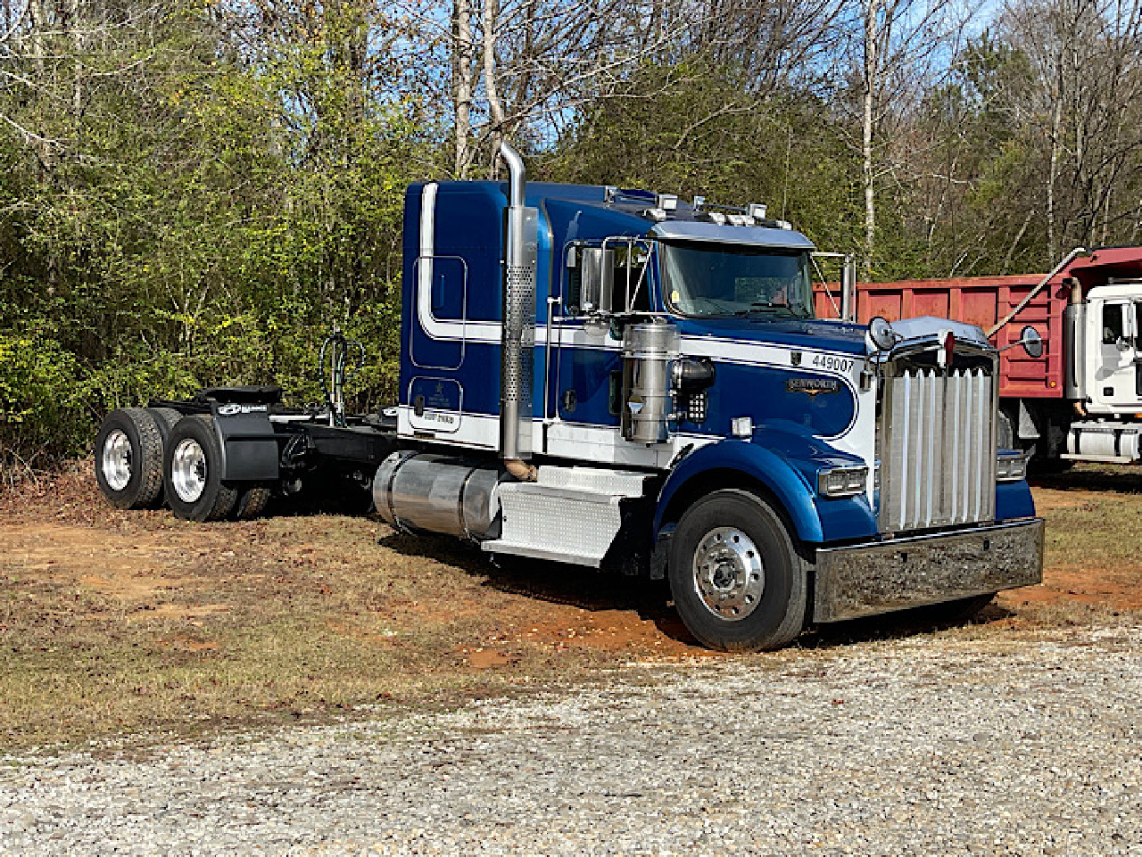 USED 2015 KENWORTH W900 TANDEM AXLE SLEEPER TRUCK #4685