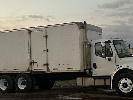 2007 FREIGHTLINER 2007 Box Van Truck #7450