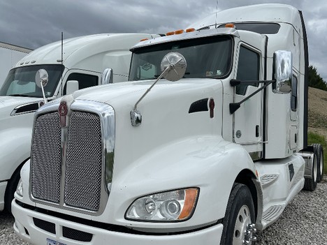 2014 KENWORTH T660 Tandem Axle Sleeper #7546