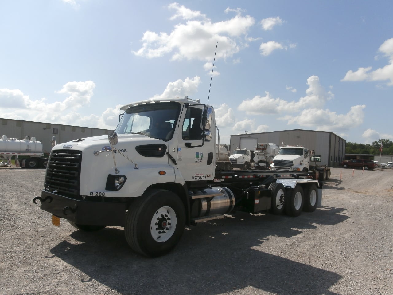 2020 LEDWELL LW24 HOIST Roll-Off Trucks #1 2020 LEDWELL LW24 HOIST Roll-Off Trucks #1