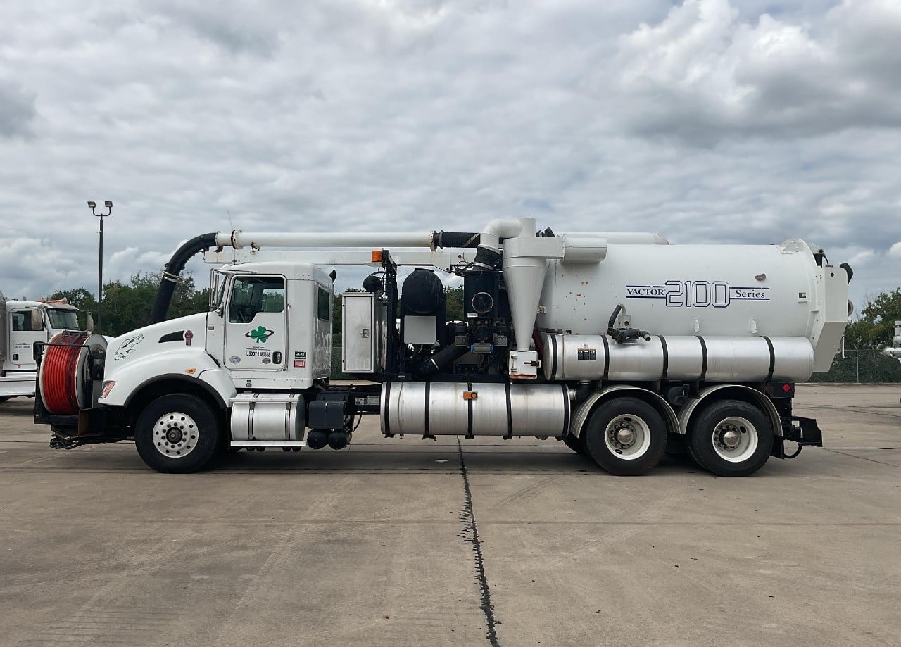 2015 VACTOR U-2100P - EQ# 21044 Combo Trucks #1 2015 VACTOR U-2100P - EQ# 21044 Combo Trucks #1