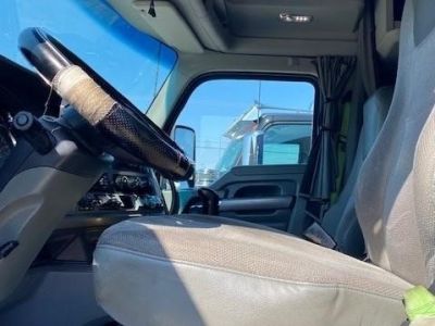 USED 2016 KENWORTH T680 SLEEPER TRUCK #2831-5