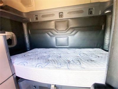 USED 2016 FREIGHTLINER CASCADIA 116 SLEEPER TRUCK #2839-12