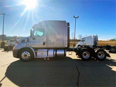 USED 2016 FREIGHTLINER CASCADIA 116 SLEEPER TRUCK #2839-4