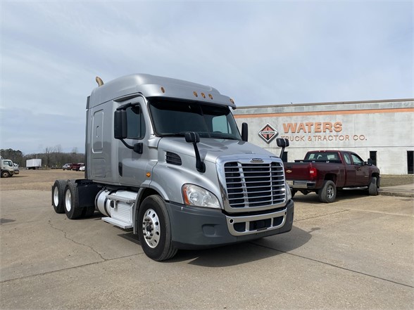 USED 2016 FREIGHTLINER CASCADIA 116 SLEEPER TRUCK #2840