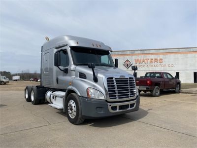 USED 2016 FREIGHTLINER CASCADIA 116 SLEEPER TRUCK #2840-1