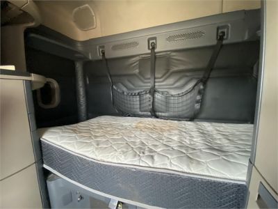 USED 2016 FREIGHTLINER CASCADIA 116 SLEEPER TRUCK #2840-10