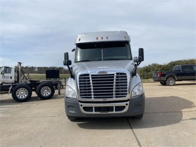 USED 2016 FREIGHTLINER CASCADIA 116 SLEEPER TRUCK #2840-2