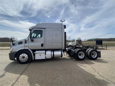 USED 2016 FREIGHTLINER CASCADIA 116 SLEEPER TRUCK #2840-4