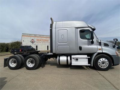 USED 2016 FREIGHTLINER CASCADIA 116 SLEEPER TRUCK #2840-8