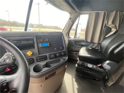 USED 2016 FREIGHTLINER CASCADIA 116 SLEEPER TRUCK #2840-9