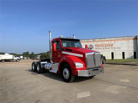 USED 2016 KENWORTH T880 DAYCAB TRUCK #2941
