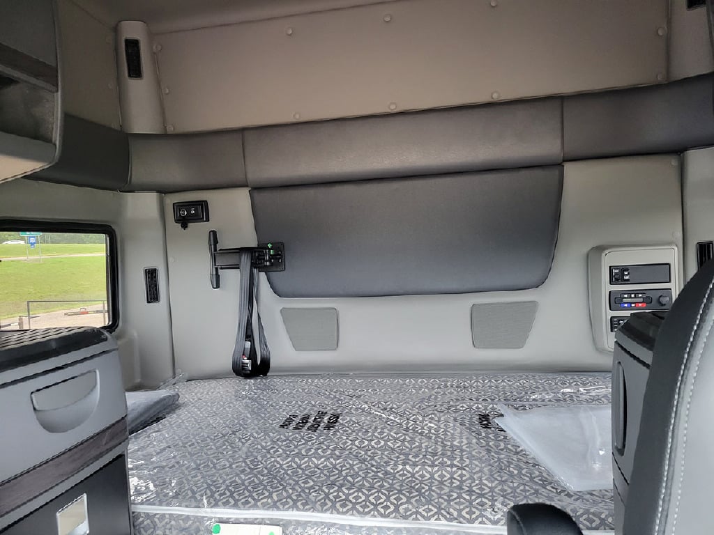 2024 INTERNATIONAL LONESTAR SLEEPER FOR SALE 3000