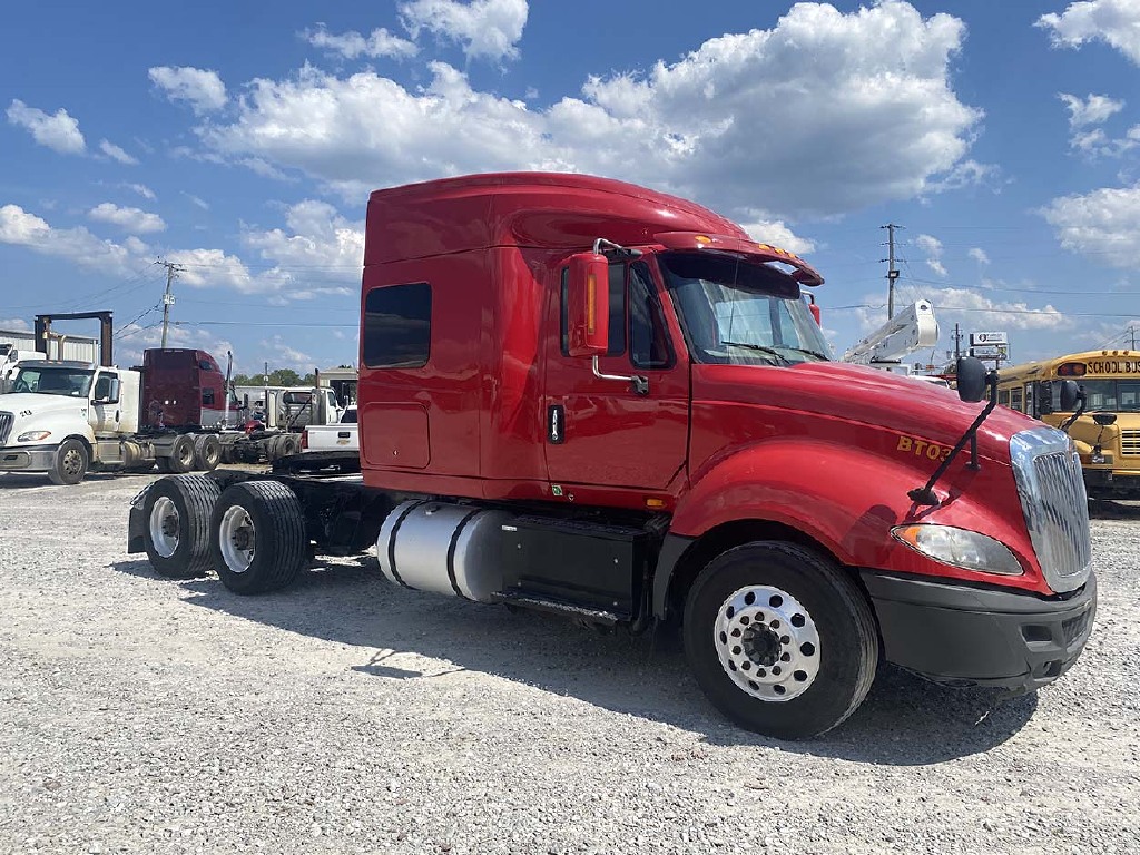 USED 2017 INTERNATIONAL PROSTAR SLEEPER TRUCK #3002