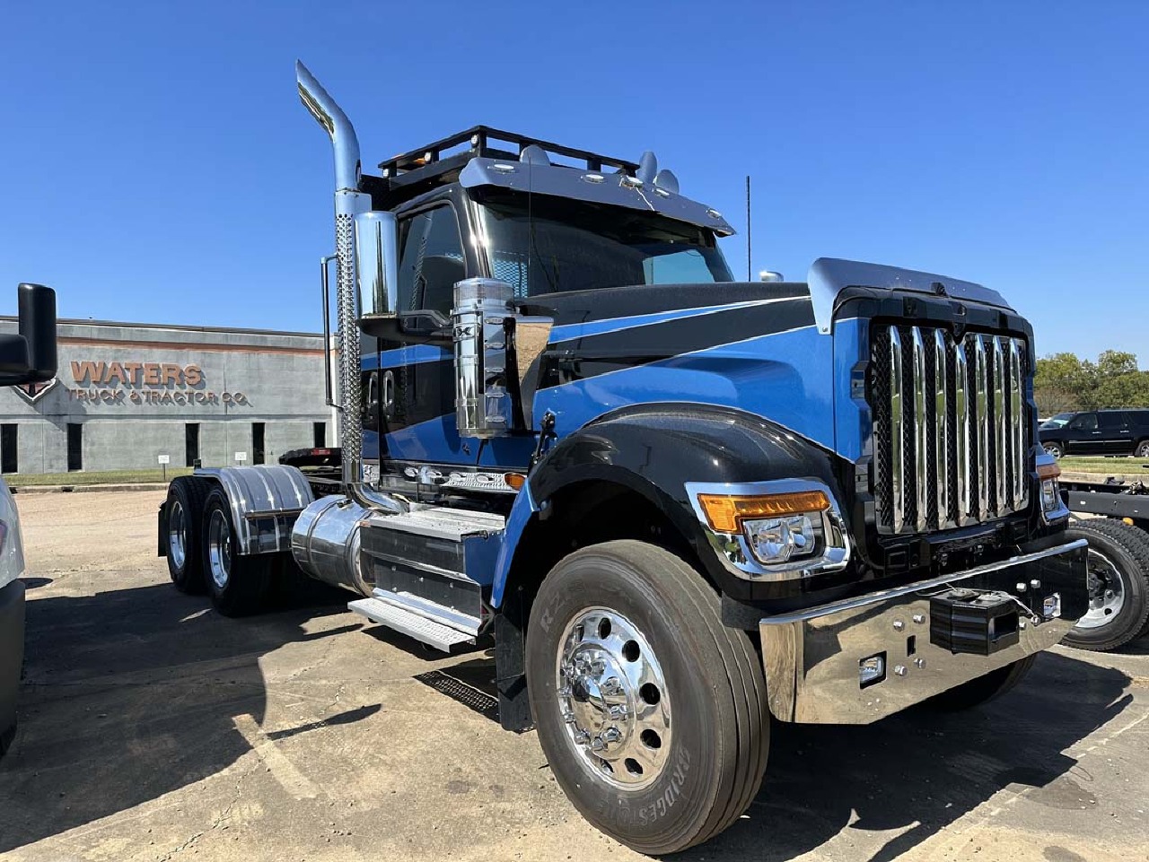 NEW 2024 INTERNATIONAL HX DAYCAB TRUCK #3015