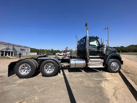 NEW 2024 INTERNATIONAL HX DAYCAB TRUCK #3016-7
