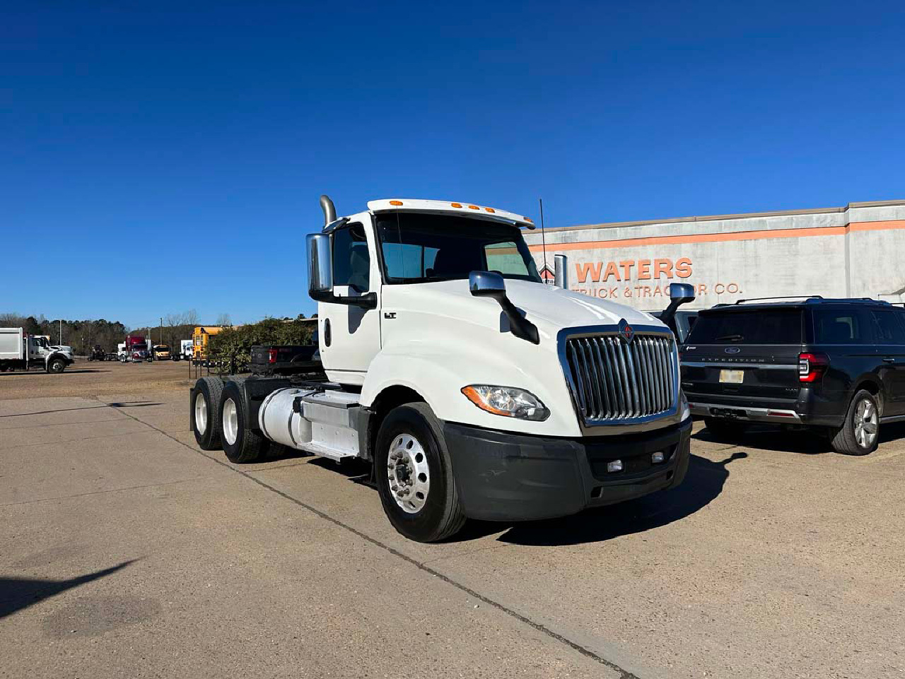 USED 2018 INTERNATIONAL LT DAYCAB TRUCK #3070