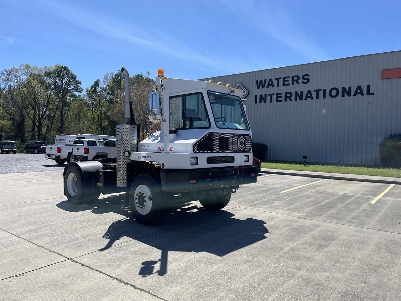 USED 2018 CAPACITY SABRE 5 YARD JOCKEY - SPOTTER TRUCK #3176