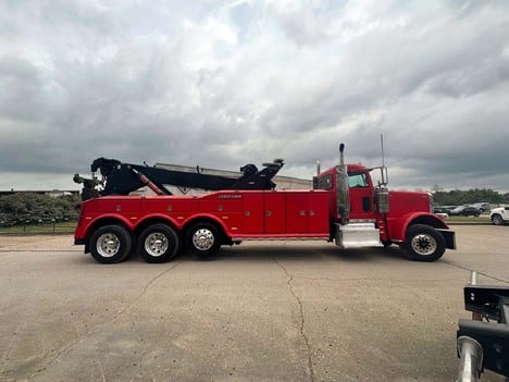 USED 2011 PETERBILT 388 WRECKER TRUCK #3187-8