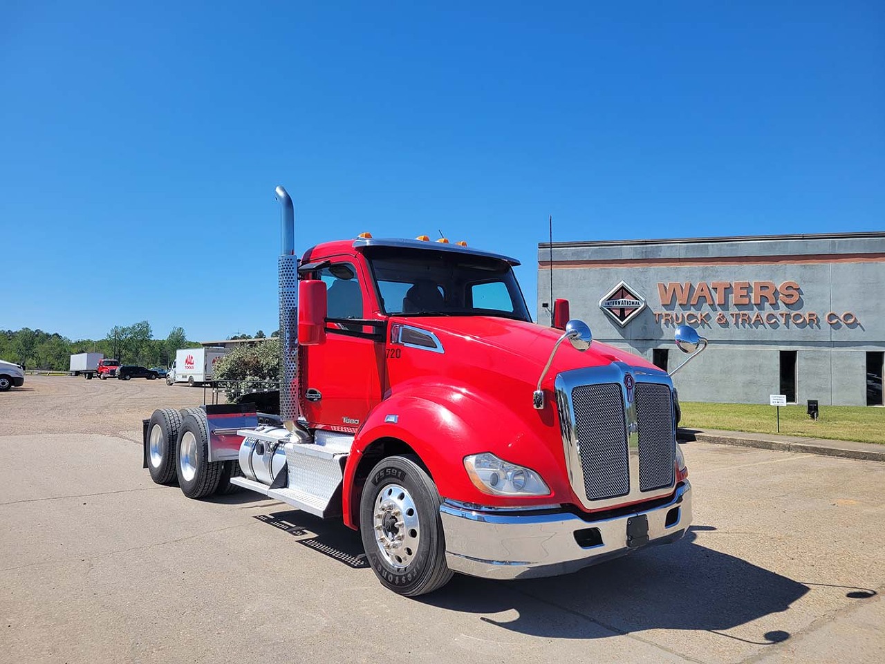 2017 KENWORTH T680 TANDEM AXLE DAYCAB FOR SALE 3200