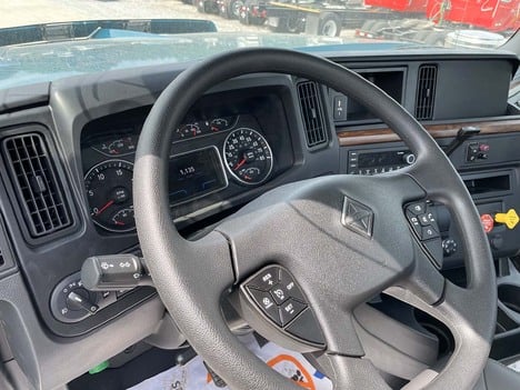NEW 2025 INTERNATIONAL HX 520 DAYCAB TRUCK #3338-9