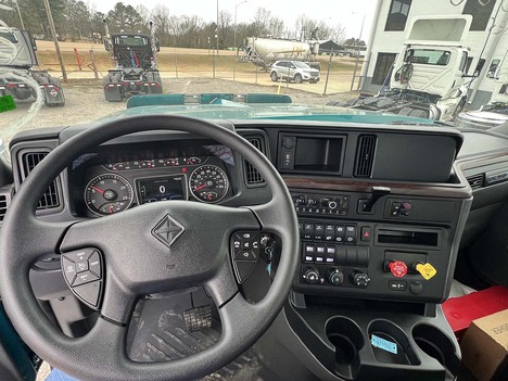 NEW 2025 INTERNATIONAL HX 520 DAYCAB TRUCK #3375-6
