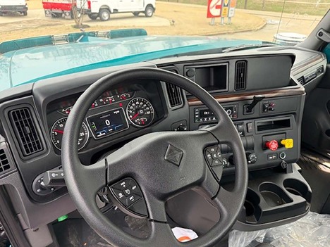 NEW 2025 INTERNATIONAL HX 520 DAYCAB TRUCK #3375-8