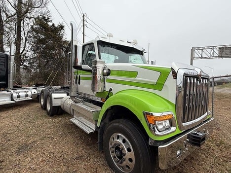 NEW 2025 INTERNATIONAL HX 520 DAYCAB TRUCK #3380-1