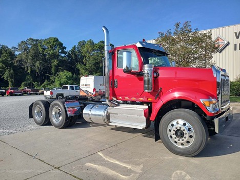 NEW 2025 INTERNATIONAL HX 520 DAYCAB TRUCK #3508-1