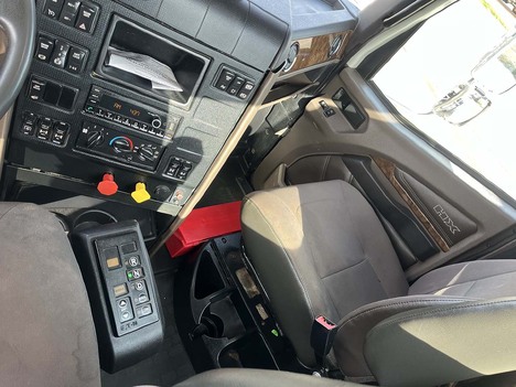 USED 2021 INTERNATIONAL HX520 DAYCAB TRUCK #3548-9
