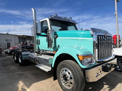 NEW 2025 INTERNATIONAL HX 520 DAYCAB TRUCK #3586-1