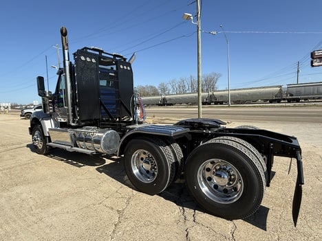 NEW 2025 INTERNATIONAL HX 520 DAYCAB TRUCK #3588-3