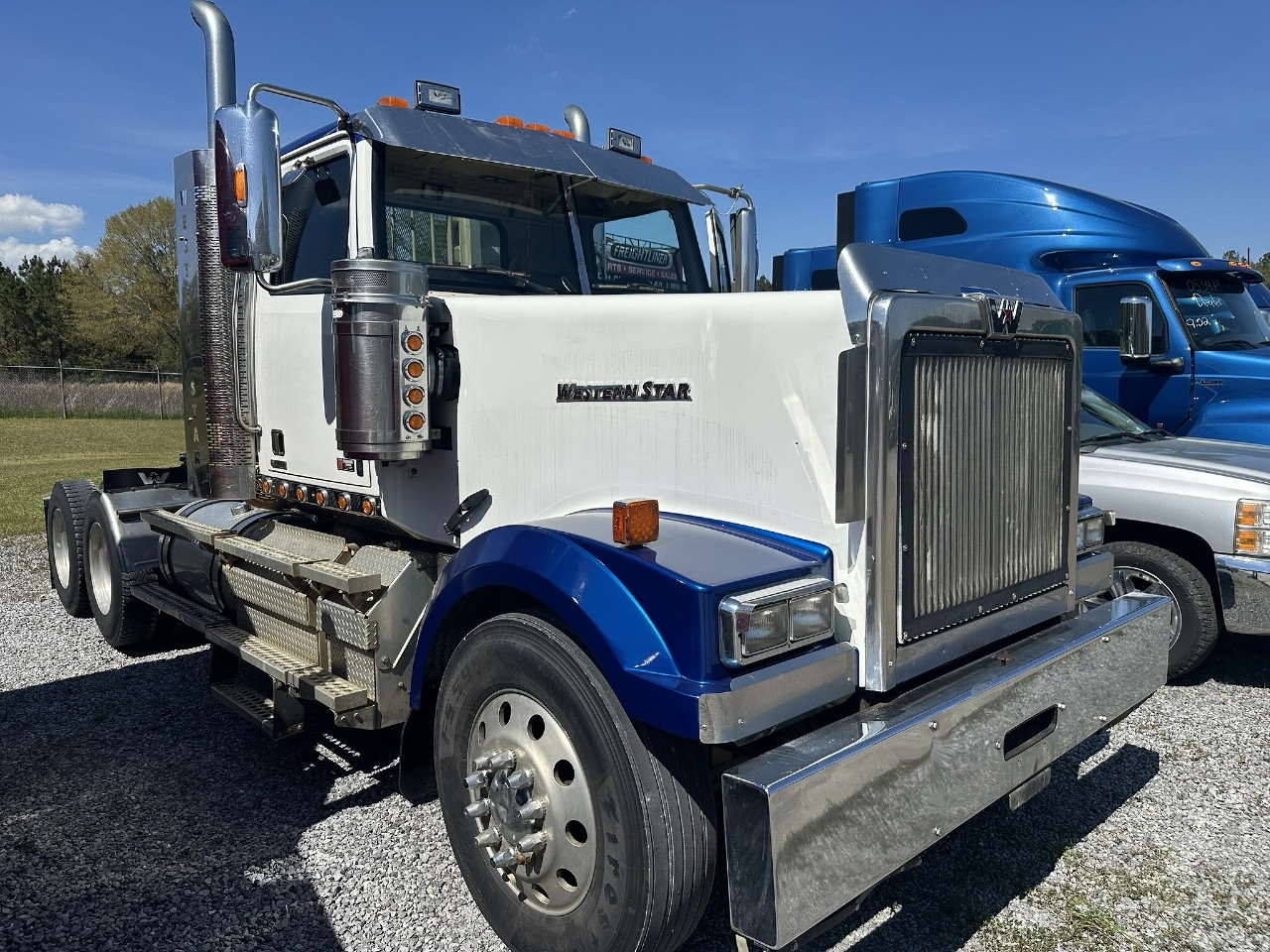 USED 2019 WESTERN STAR 4900 EX DAYCAB TRUCK #3678
