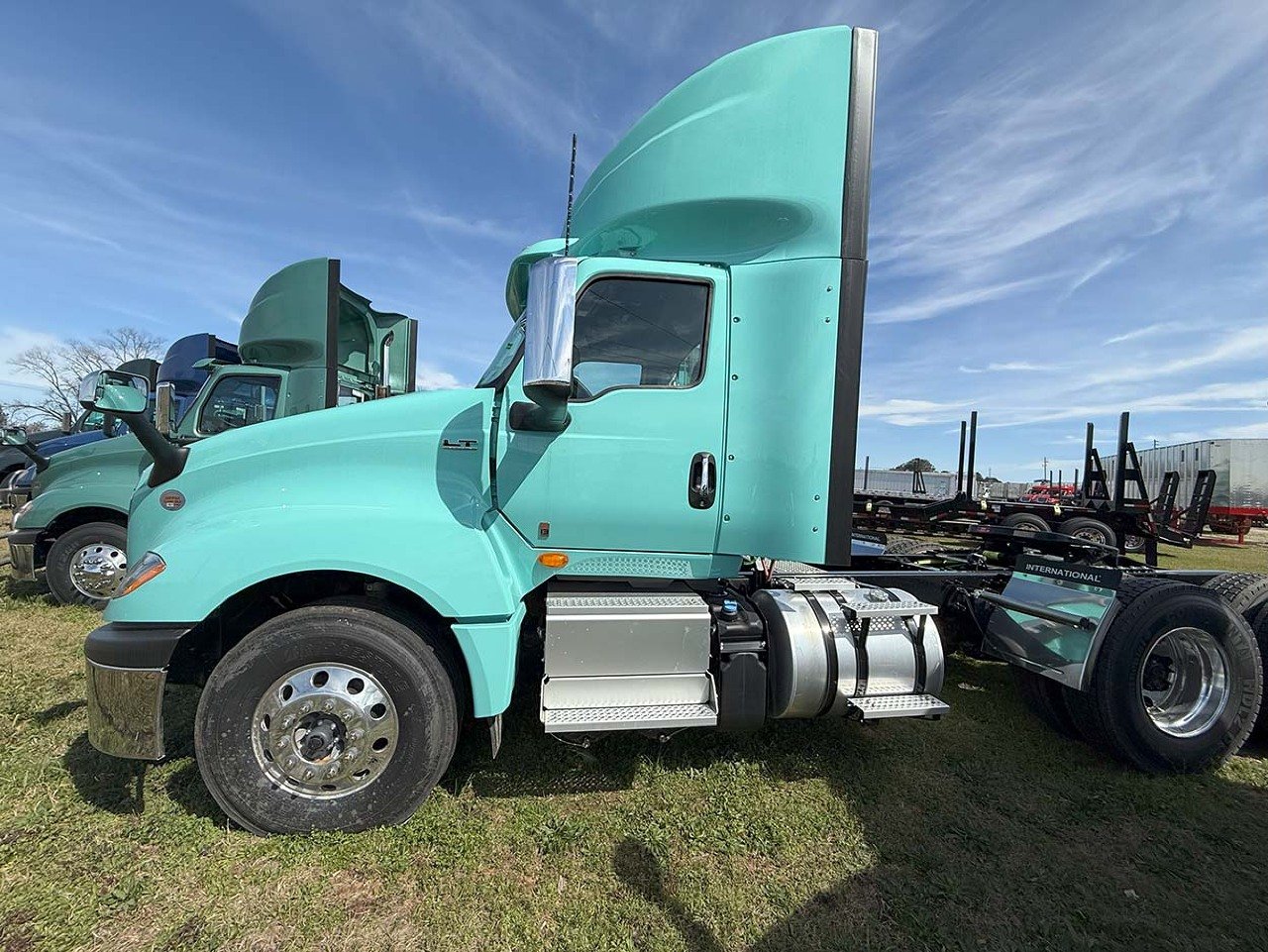 NEW 2025 INTERNATIONAL LT 625 DAYCAB TRUCK #3692