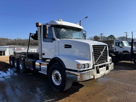 USED 2013 VOLVO VHD ROLL-OFF TRUCK #3712-2