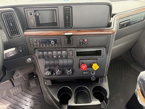 NEW 2026 INTERNATIONAL HX 520 DAYCAB TRUCK #3718-11