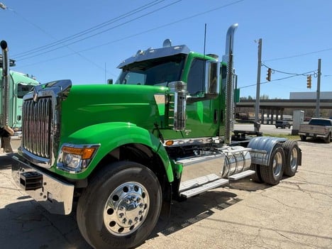 NEW 2025 INTERNATIONAL HX 520 DAYCAB TRUCK #3720-4