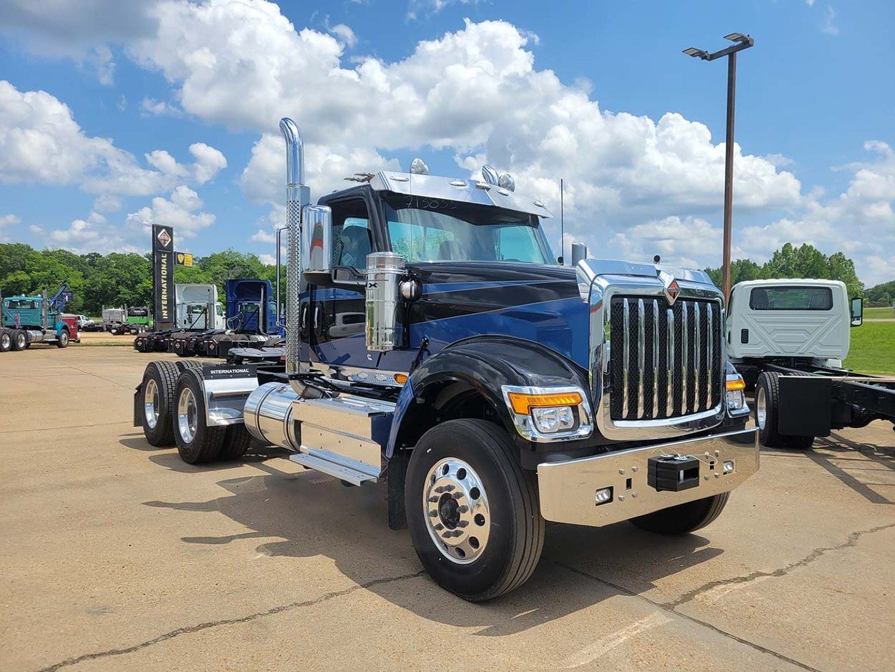 NEW 2026 INTERNATIONAL HX 520 DAYCAB TRUCK #3722