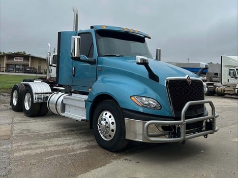 USED 2025 INTERNATIONAL LT 625 DAYCAB TRUCK #3730-1