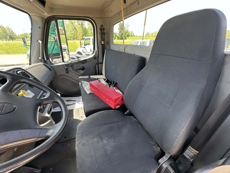 USED 2018 FREIGHTLINER M2 106 CAB CHASSIS TRUCK #3735-10
