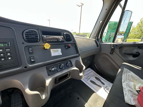 USED 2018 FREIGHTLINER M2 106 CAB CHASSIS TRUCK #3735-11