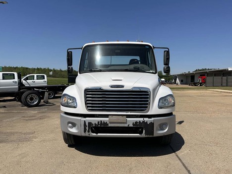 USED 2018 FREIGHTLINER M2 106 CAB CHASSIS TRUCK #3735-2