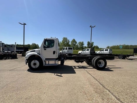 USED 2018 FREIGHTLINER M2 106 CAB CHASSIS TRUCK #3735-4