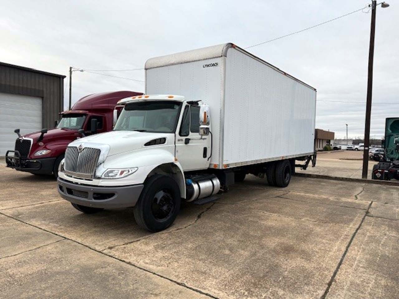 USED 2014 INTERNATIONAL 4300 BOX VAN TRUCK #3777